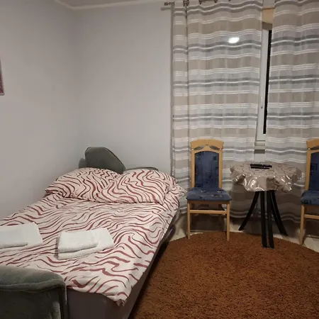 Bed and Breakfast Goscinne Buzuki Ciechanów